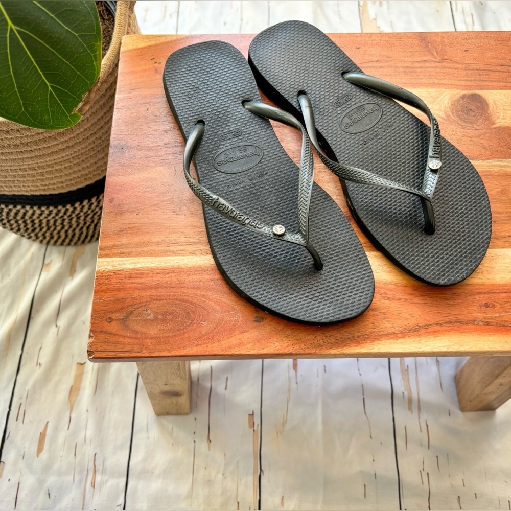 Women's Slim Crystal Flip Flops